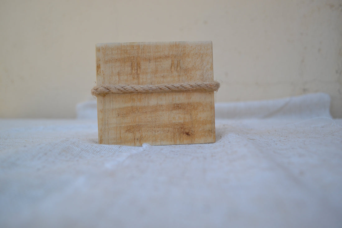 Vela Cuadrada de Madera con Vela Natural de Soja Aromática | Kimori Arts