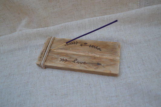 Portaincienso de madera artesanal Kimori, decoración natural para crear momentos de calma