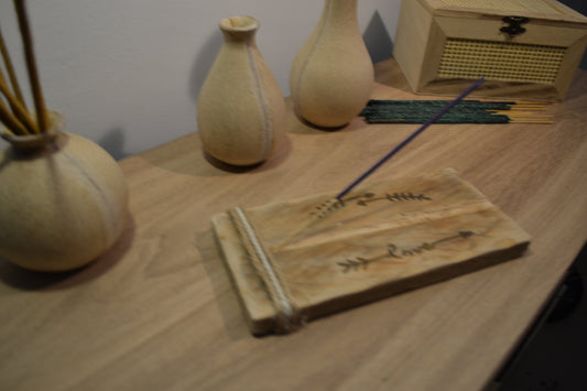 # Porta Incienso de Madera Artesanal | Decoración Natural | Kimori Arts