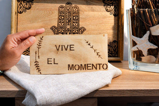 Pieza de Madera “Vive el Momento” | Decoración Artesanal
