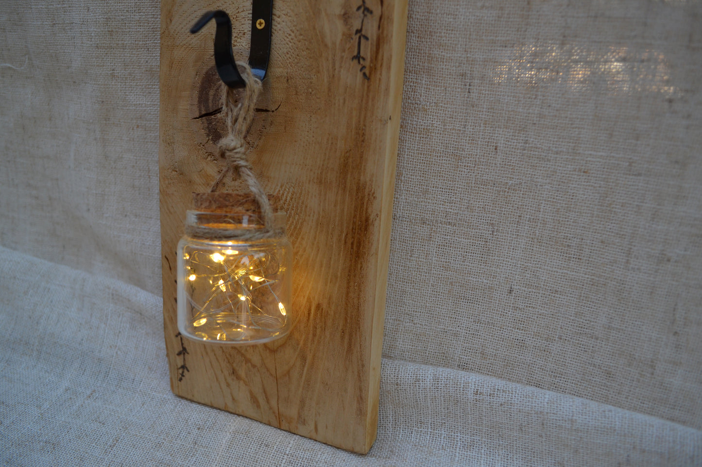 Colgador de Pared Artesanal con Cuenco de Cristal Iluminado