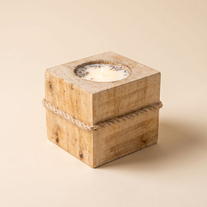Portavelas Fuego de madera de pino de 8 cm con vela encendida